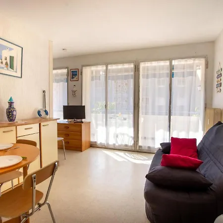 Les Iris By Interhome Le Lavandou
