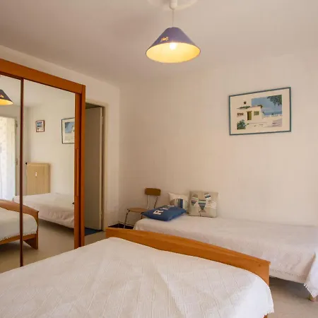 Les Iris By Interhome Apartment Le Lavandou